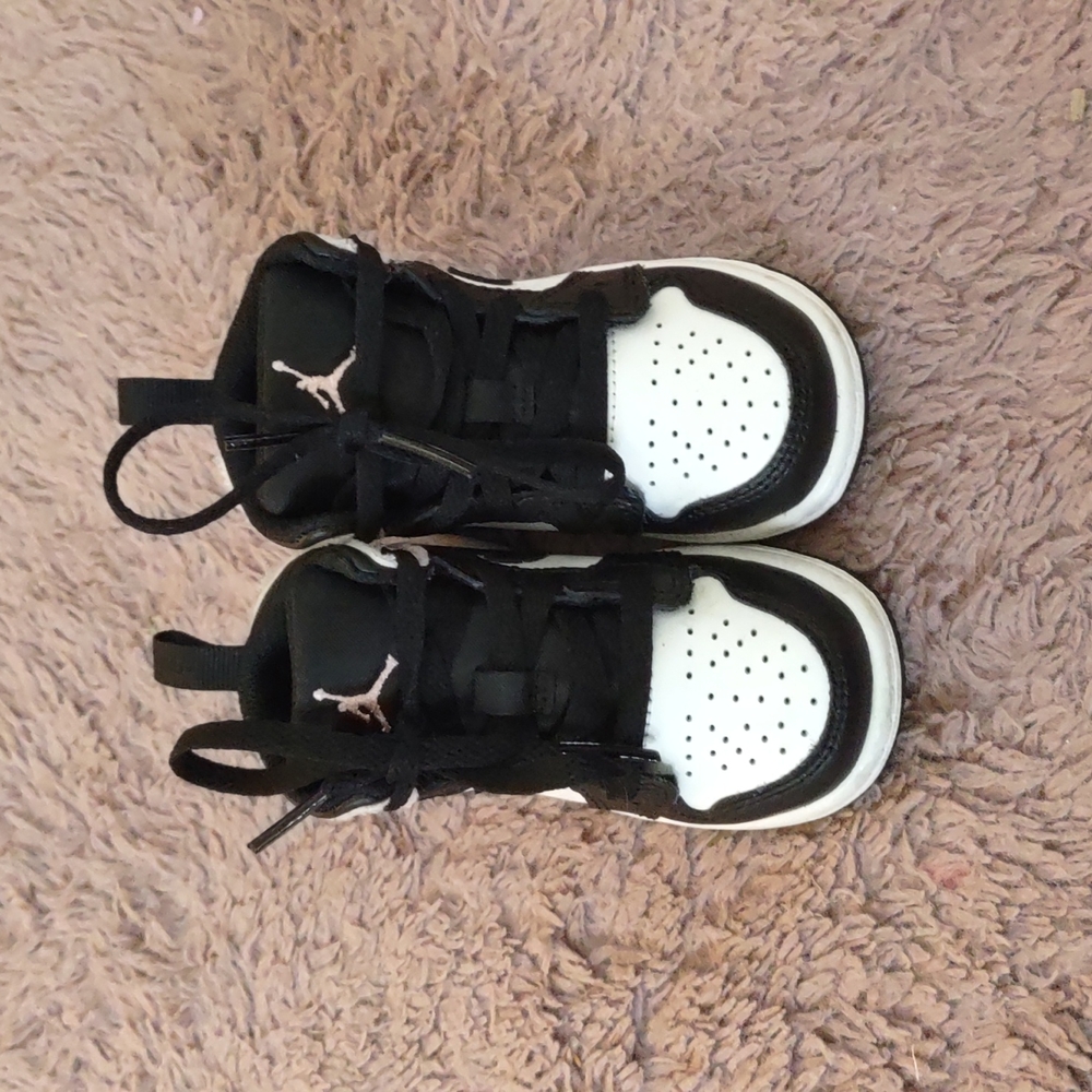 Jordan 1's Toddler Hi Top.